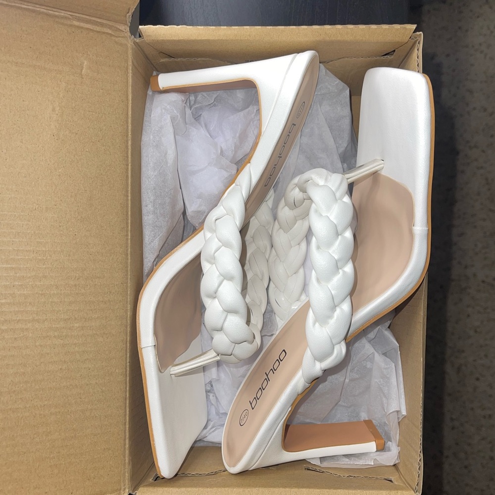 Square Toe Plaited Toe Post Mule Size 9 never worn